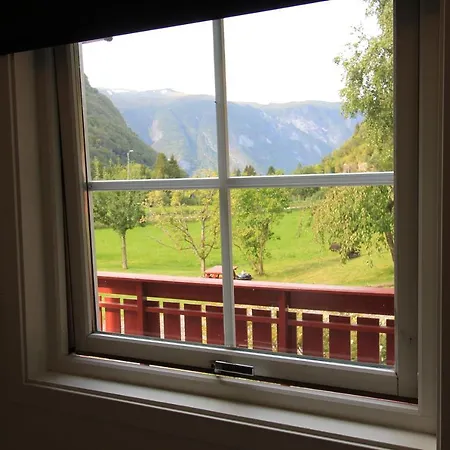 Appartamento Skahjem Gard Aurland Esterno foto